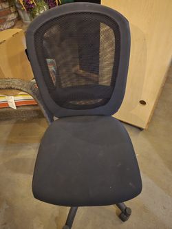 Chairs 4 Or 5 20 Each Or 50 For All 4 Or 5