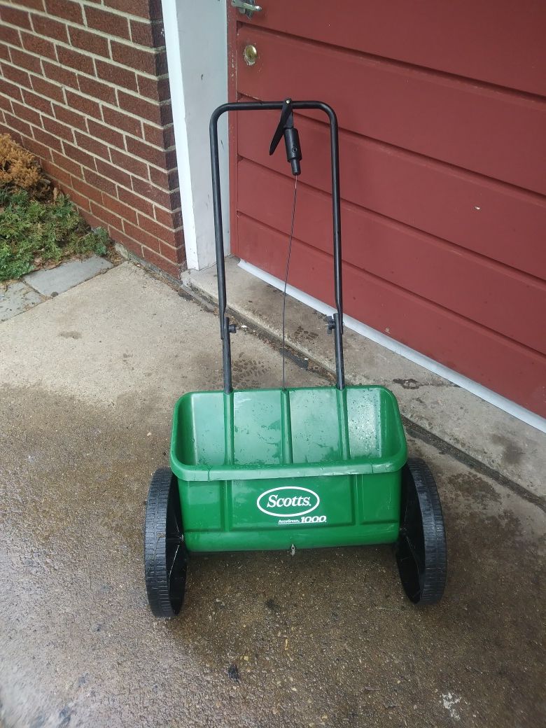 Scotts accugreen 1000 drop spreader for Sale in Warren, MI OfferUp