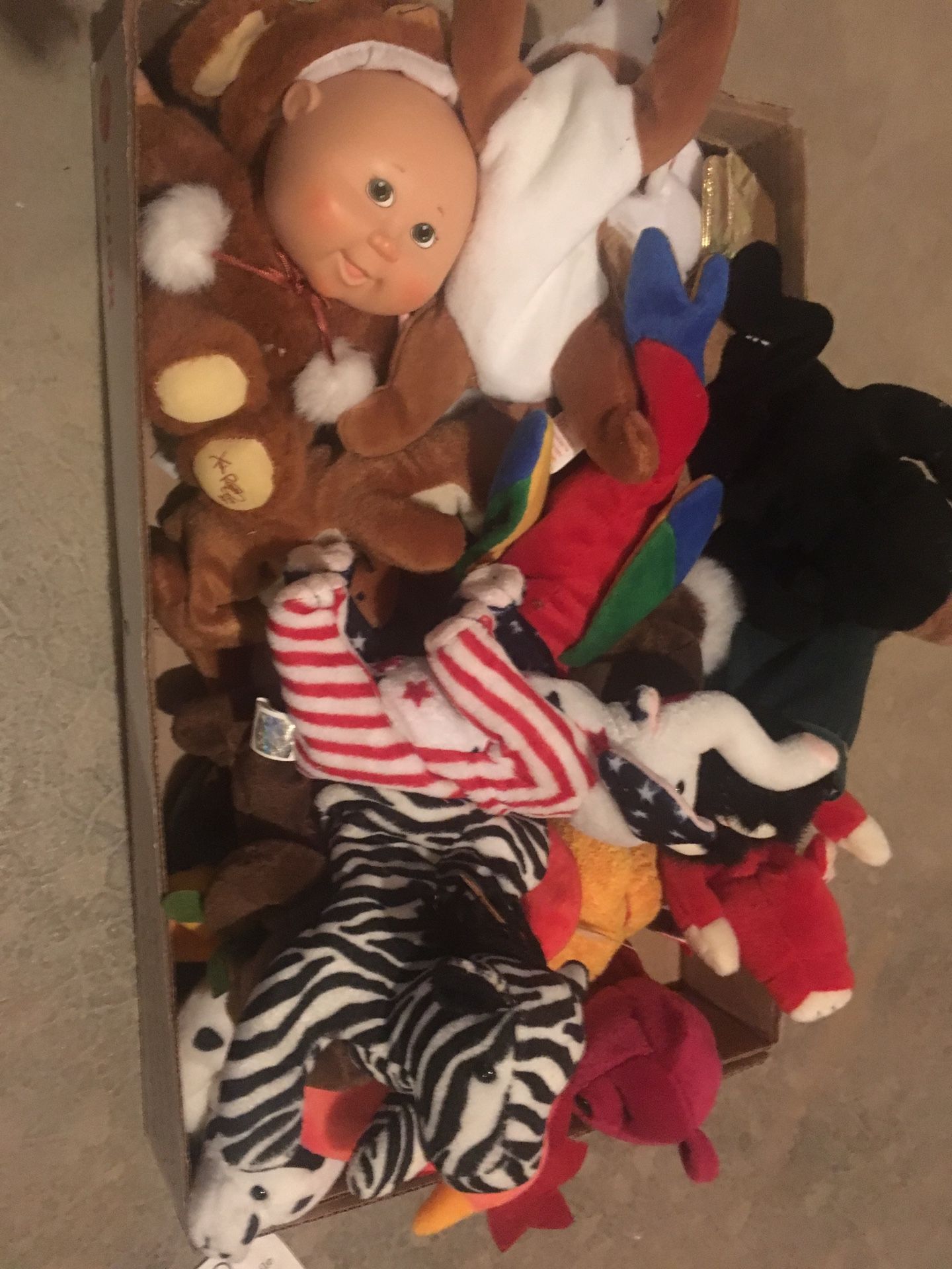 Lot of 23 assorted vintage beanie babies some rare others under childhood collection