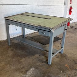 Drafting table 