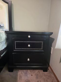 Queen size bed room set