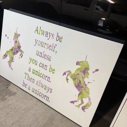 Big Canvas Decor Frames And Lamp