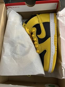 Nike Dunk High Varsity Maize
