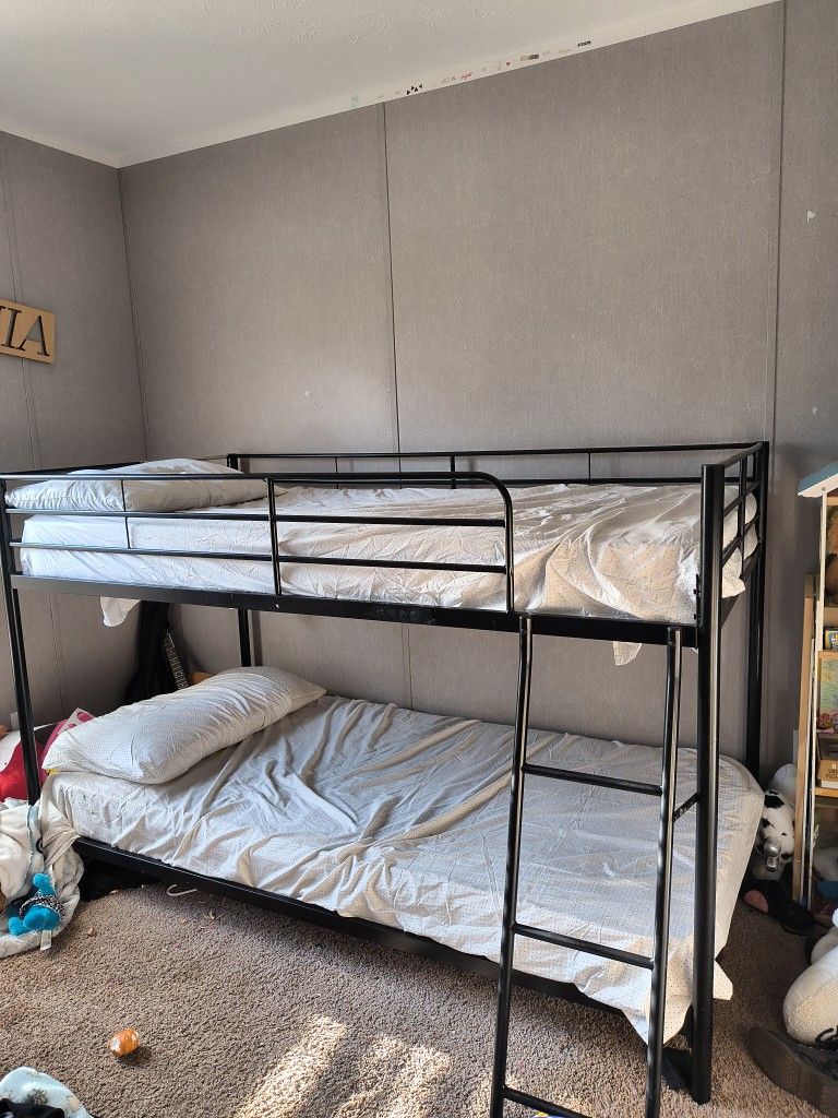Twin Bunk Beds