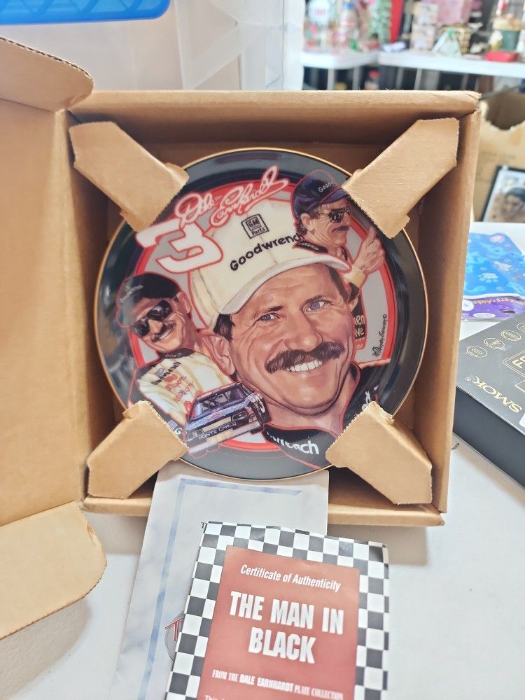 Dale Earnhardt The Hamilton Collection Limited Edition Collectors Plate 6.5" New