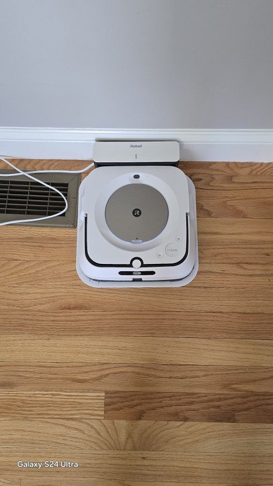 iRobot® Braava jet® m6 Robot Mop