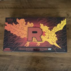 Team Rocket’s Moltres ex Ultra-Premium Collection