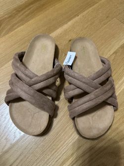 Tan Sandals Girls Youth Size 5 Old Navy or Womans Size 7