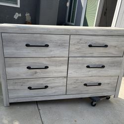 Modern 6-Drawer Dresser – Gray Wood Finish with Black Handles
