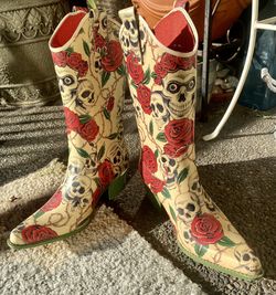 Nomad rubber boots/‘cowgirl style’- skulls n roses, 7.5