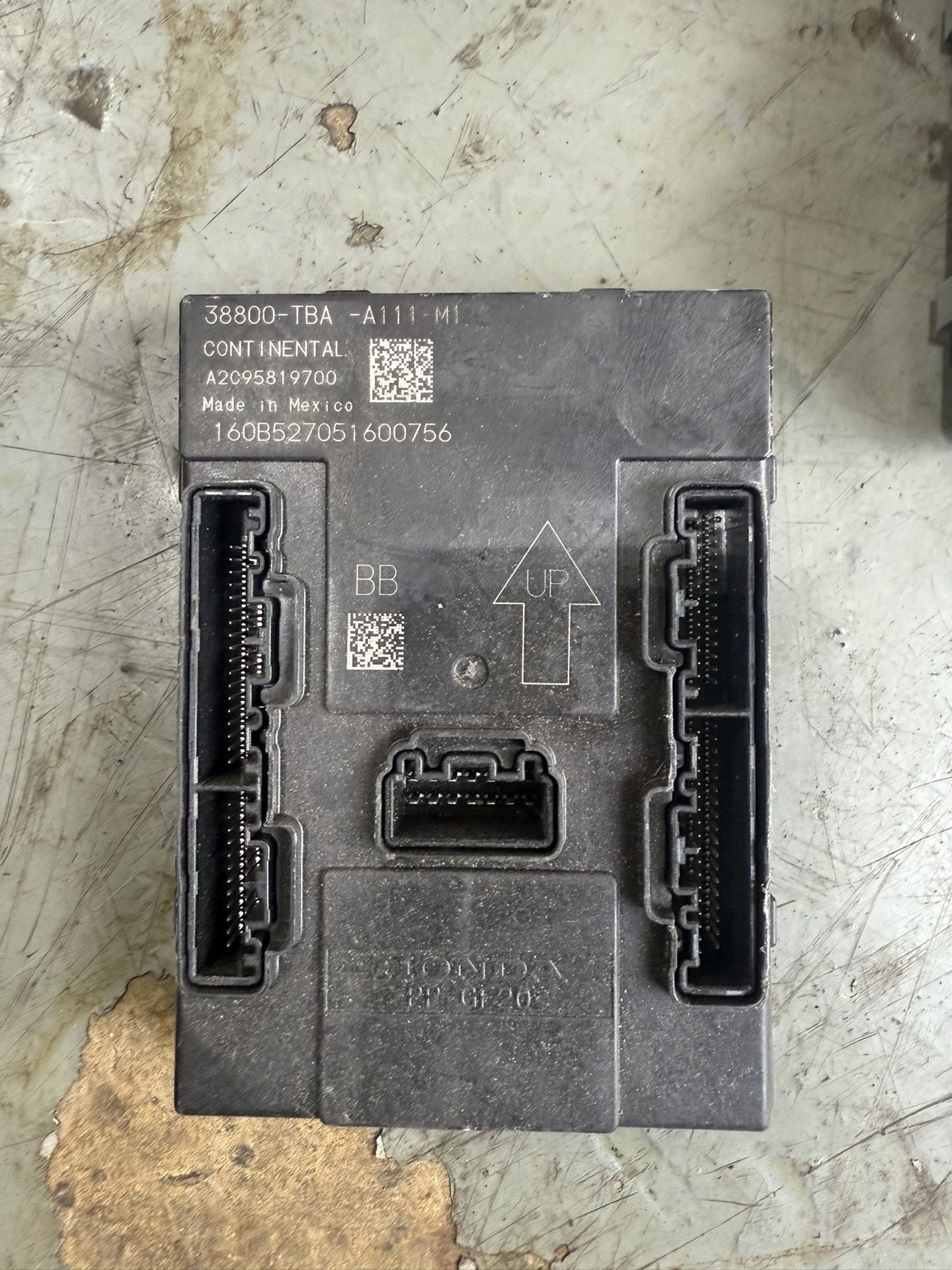 2016 Honda Civic Body Control Module 4DR Sedan LX 2.0L # 38800-TBA-A111-M1 OEM
