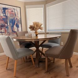 Pottery barn Dining Table With 4 Chairs