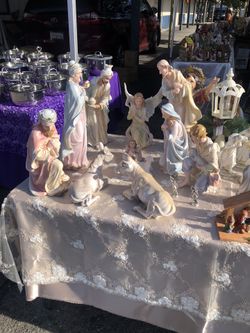 Nacimiento De Porcelana Muy Hermoso 