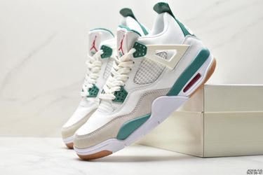 Jordan 4s
