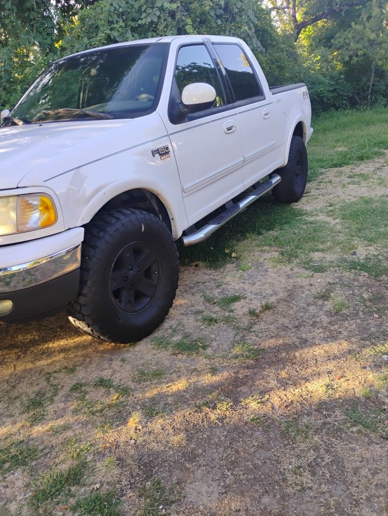 Ford Truck F 150 4x4 2002 Clean Title With 200 000 Miles