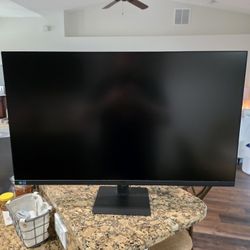 Samsung - 32" ViewFinity S7 LED 4k UHD 60Hz Monitor