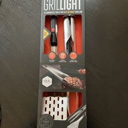 GRILLIGHT LIGHTED BBQ TOOL SET NEW