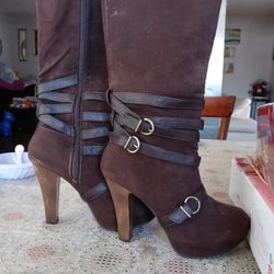 Women's Boots Size 7 And 1/2