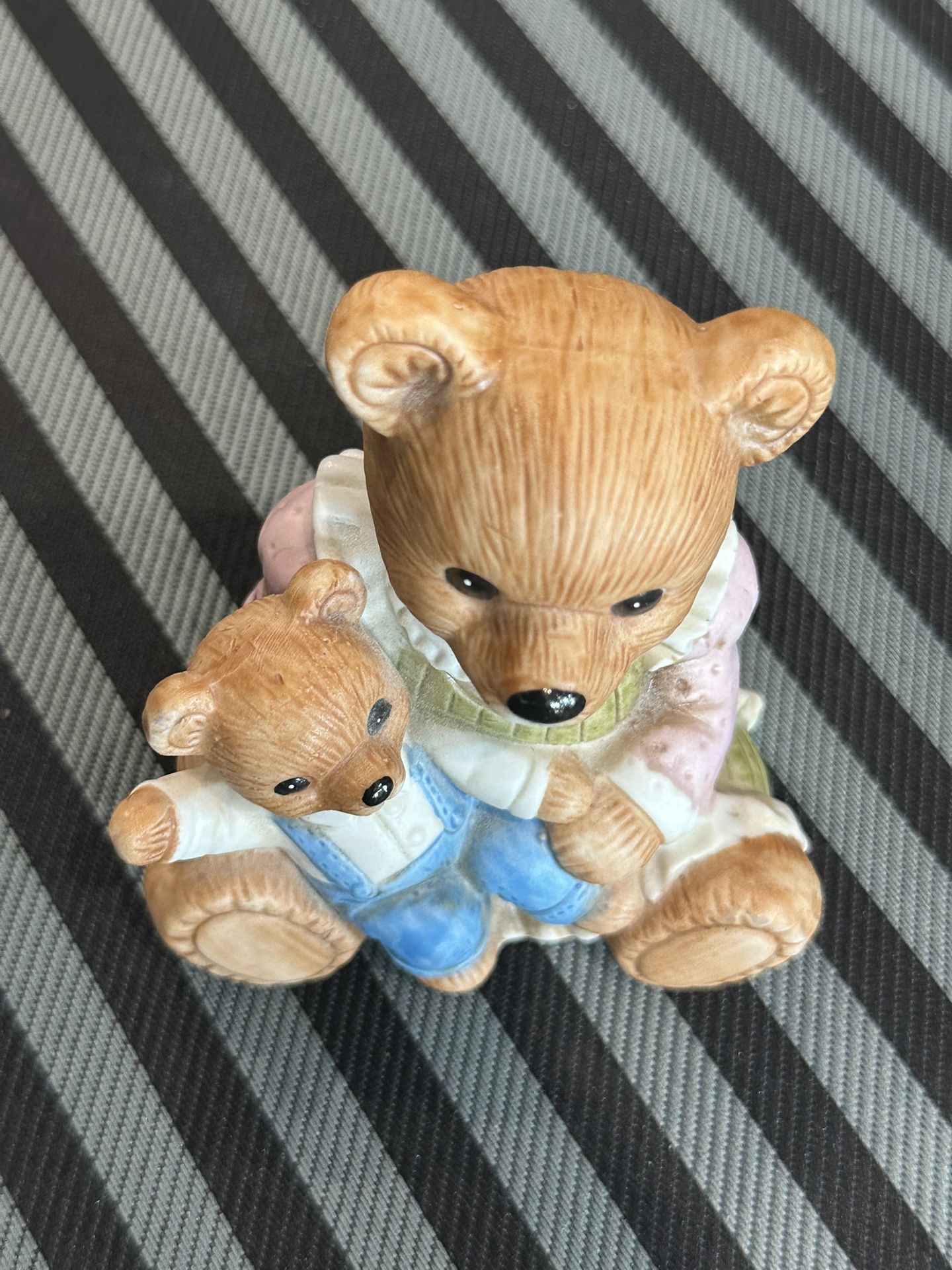 Moma bear