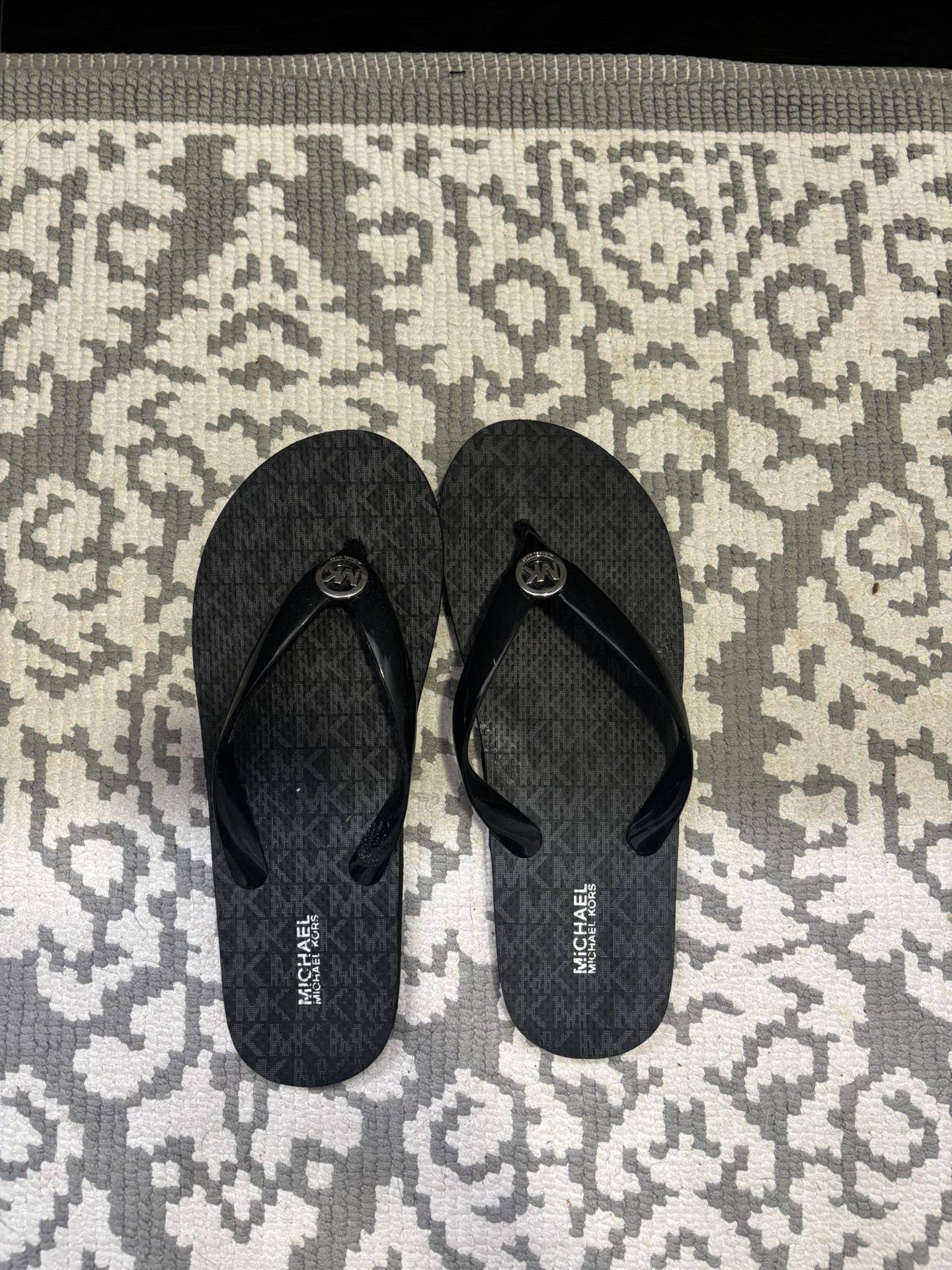 Michal Kors Flip Flops Size 8