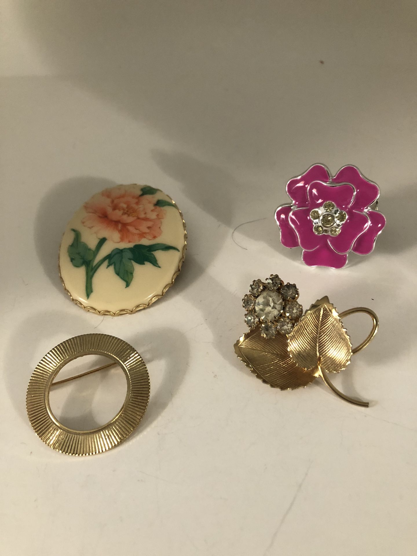 Lot Of 3 Brooches & 1 Stretchy Ring In Hot Pink Enamel Flower