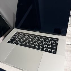 MacBook Pro 15” 2018 / Intel i7 / 16gb ram / 256gb ssd / Radeon 4gb NOT WORKING