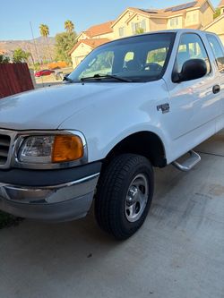 Ford F-150 Extended Cab Pickup Truck