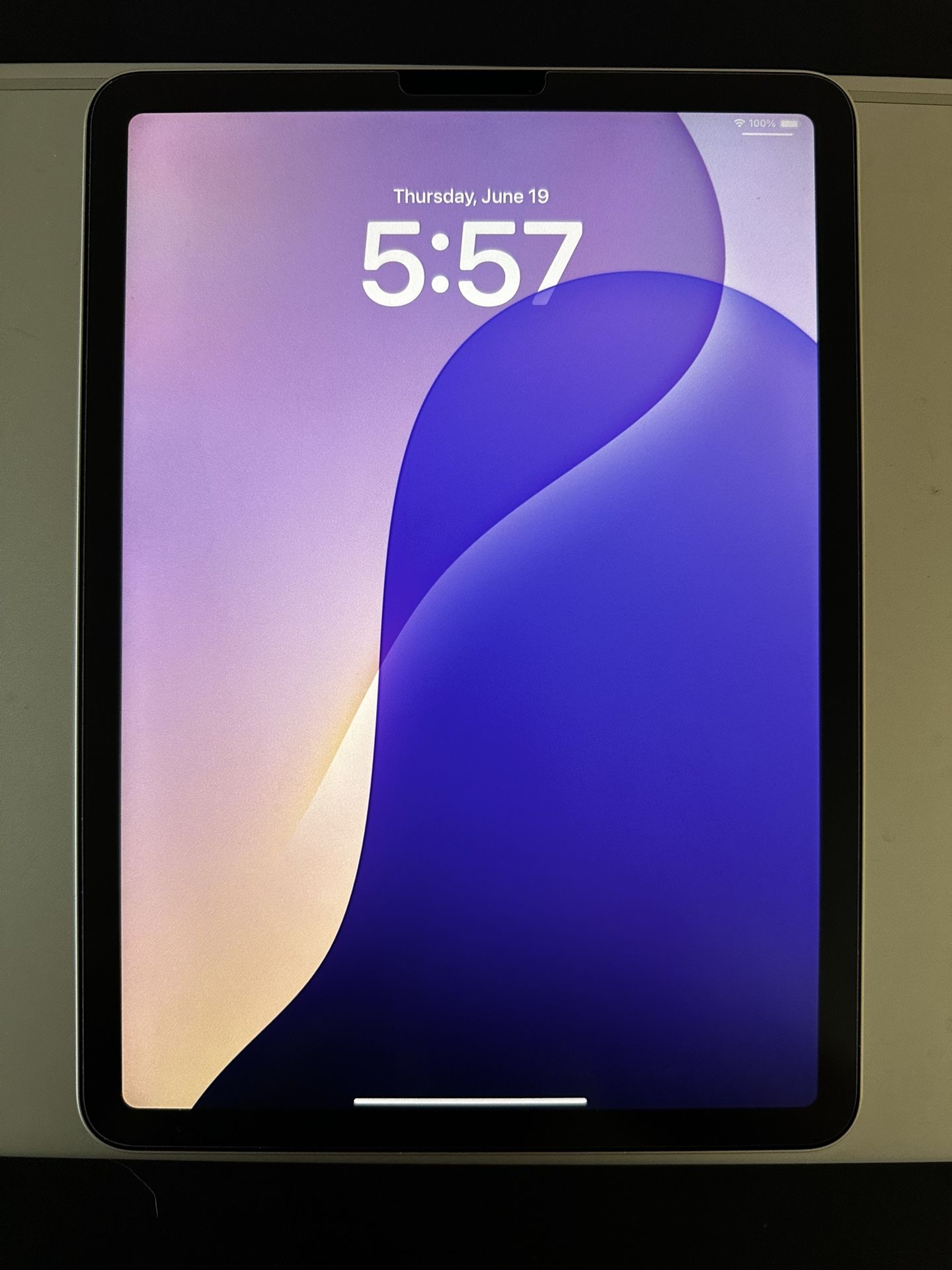 iPad Air Wi-Fi 64GB - Starlight (5th Generation)