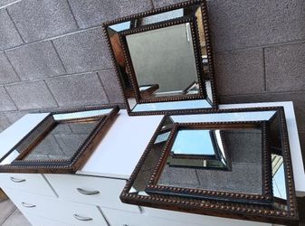 $25 Cuadros De Pared  En Muy Buenas Condiciones 