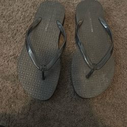 Tommy Higfiger Size 7 