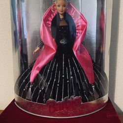 Rare Misprint 1998 Highly Collectible Happy Holiday Barbie (Misprint)