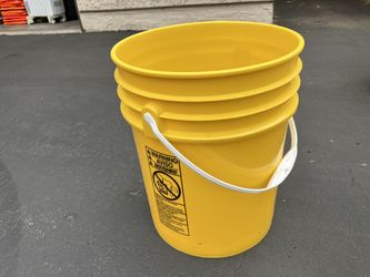 5 gallon yellow buckets