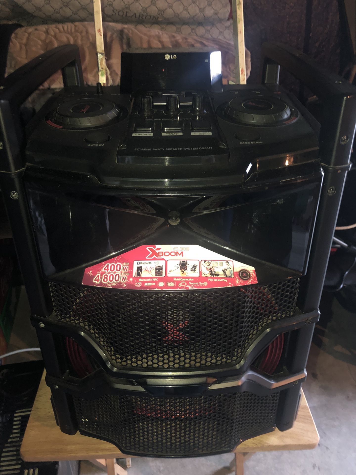 LG Xboom Cube 400w Speaker System A x