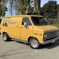 1974 GMC Vandura shorty Van