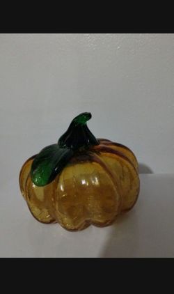BLOWN ART GLASS FIGURINE - PUMPKIN 7"