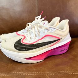 Brand New Size 9.5 Women’s Nike Zoom Fly 6