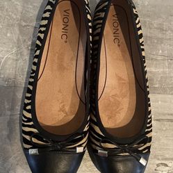 Vionic Sz 9 Animal Print Flats NWOB 