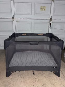 4moms Breeze pack n play