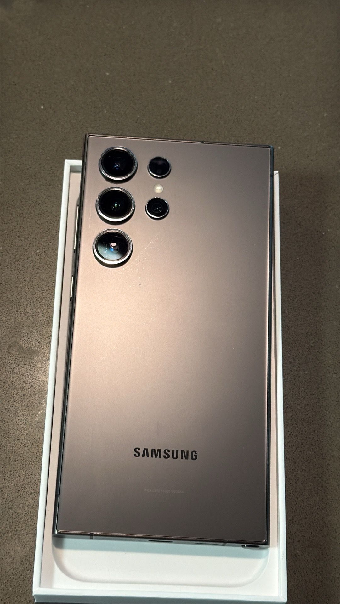 Samsung Galaxy S24 ULTRA UNLOCKED