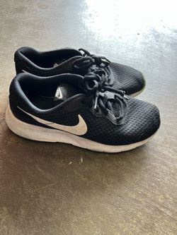 Women’s Nike Running Shoe Size 5
