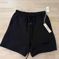 Black Essentails Shorts 