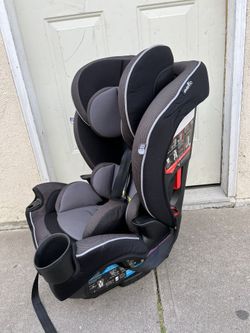EVENFLO CAR SEAT 12 POSITIONS CONVERTIBLE for Sale in Torrance, CA - OfferUp
