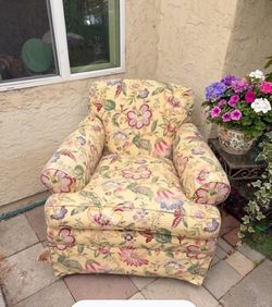 Ethan Allen Floral Recliner Seat
