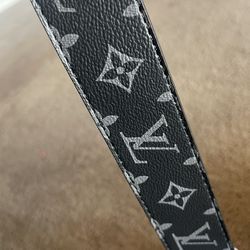 Louis Vuitton : Black And Grey Belt! NEVER Worn