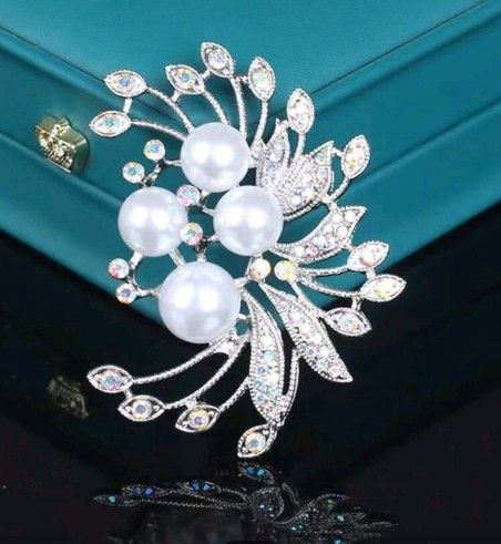 BROOCH