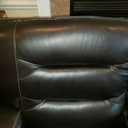 Preston Dual Power Sofa And Loveseat 100% Leather Black 