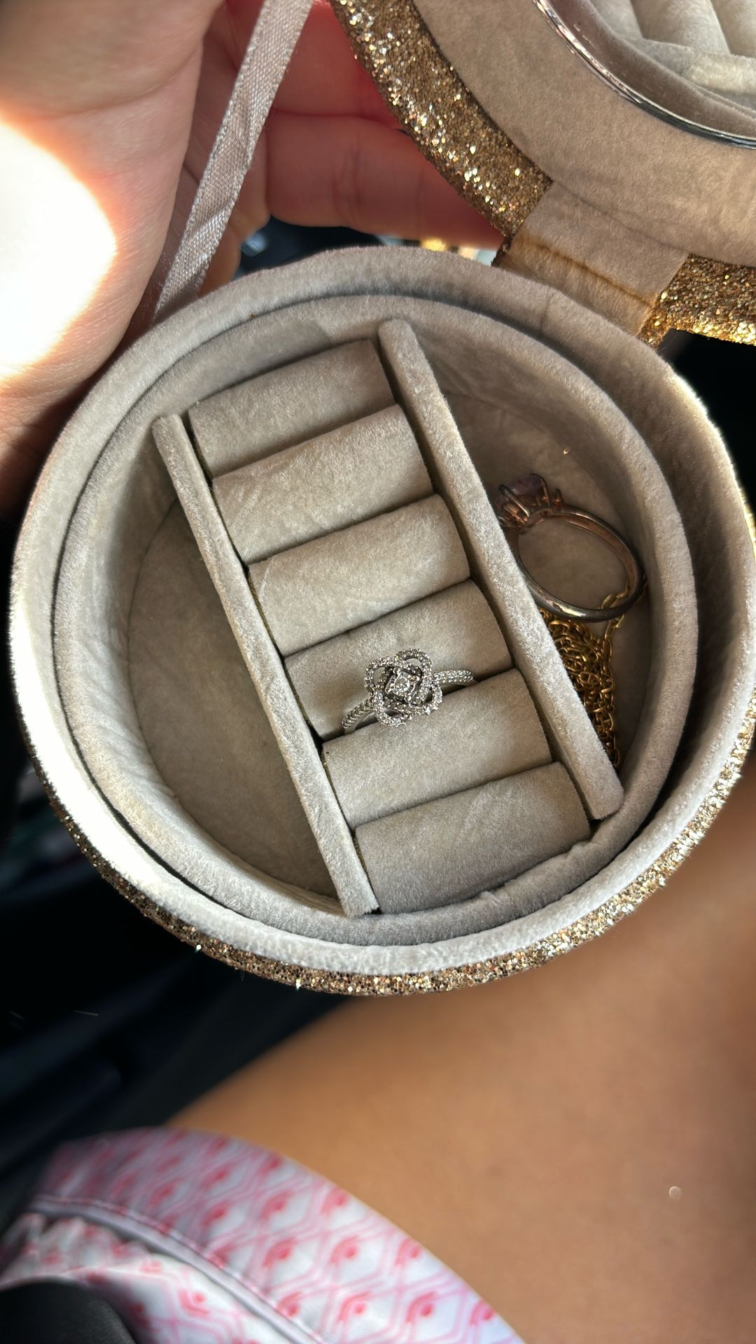 White Gold Center of me 10k