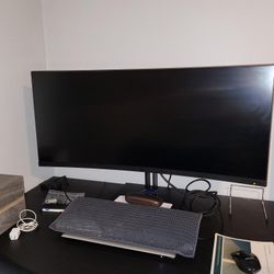 HP 37.5" Curved Monitor