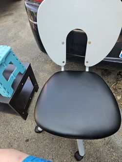 Brand new chair with wheels