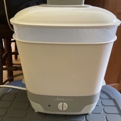The First years bottle Sterilizer
